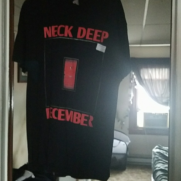 Hot Topic Other - Men's Neck Deep December t-shirt extra large only